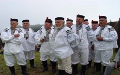 На фольклорные празднества приглашаются славяне