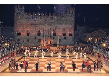 Фестиваль живых шахматных фигур в Италии