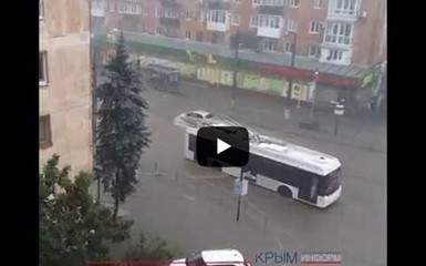 Сильный ливень затопил Симферополь
