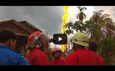 Взрыв нефтяного месторождения в Индонезии 