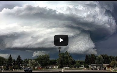 Торнадо в Ларами, штат Вайоминг, США 