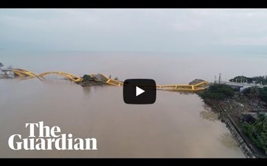 Последствия цунами на индонезийском острове