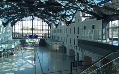 Вокзал Лодзь – Фабричная взгляд изнутри 