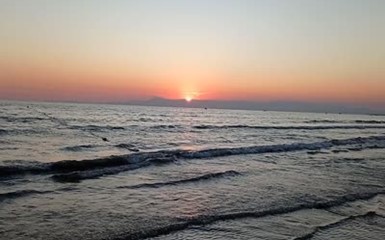 Красивый закат на море в районе Сиде