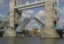Лондонский мост разводят