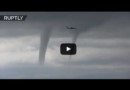 Самолет садится среди торнадо