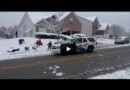 Полицейские устроили «снежную битву» с детьми