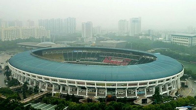 Стадионы китая. Стадион в Шэньчжэне. Футбольный стадион Шеньчженя. Чэнду стадион. Стадион Шэньчжэнь Универсиада центр.