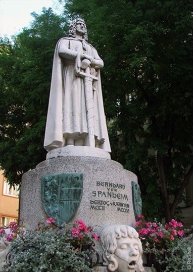 Памятник Бернарду Спанхейму