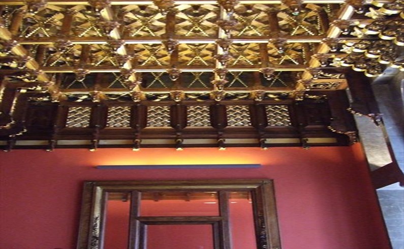 Потолок  в обеденном зале  дворца