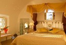 Art Maisons Luxury Santorini Hotels: Aspaki & Oia Castle