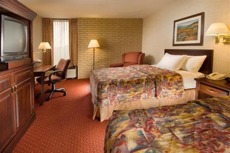 Drury Inn & Suites Houston Hobby