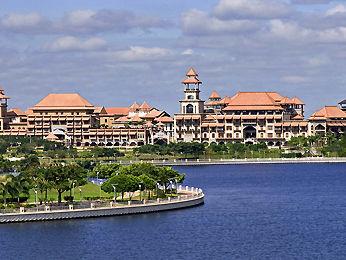 Pullman Putrajaya Lakeside