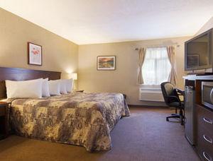 Days Inn & Suites Revelstoke