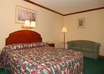 Econo Lodge Colonial