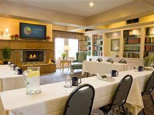 Blue Lantern Inn - A Four Sisters Inn