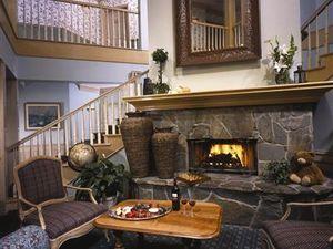 Blue Lantern Inn - A Four Sisters Inn