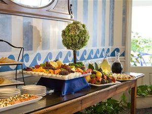 Blue Lantern Inn - A Four Sisters Inn