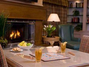 Blue Lantern Inn - A Four Sisters Inn