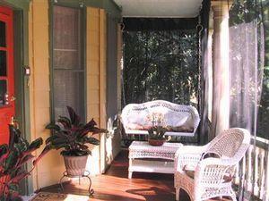 Larelle House Bed & Breakfast