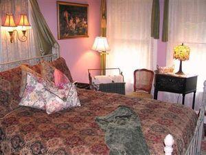 Larelle House Bed & Breakfast