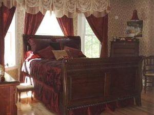 Sleigh Maker Inn Bed & Breakfast