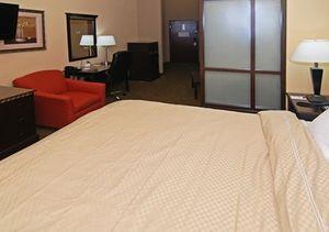 Comfort Suites Palestine