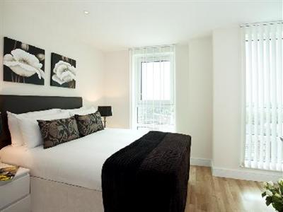 SACO Apartments St George Wharf London