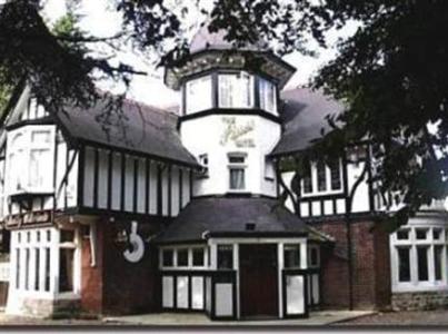 Pines Hotel Luton