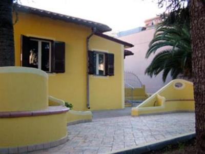 Roma Holiday Villa Apartments