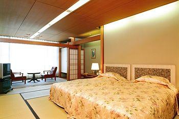 Hakone Yunohana Onsen Hotel