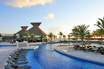 BlueBay Grand Esmeralda Hotel Playa del Carmen