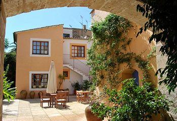 Hotel Can Moragues Arta (Spain)