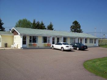 Royalty Maples Cottages and Motel