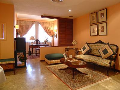 Suites Hotel - Foxa 25