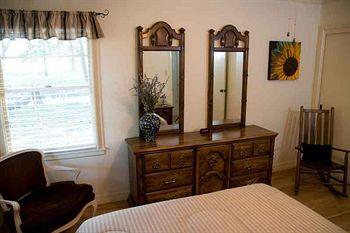 Brazos Oaks Bed & Breakfast Waco