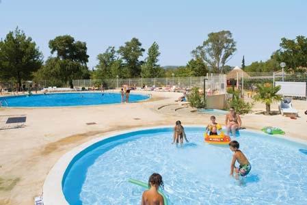 Camping Domaine des Iscles Bungalows La Roque-d'Antheron