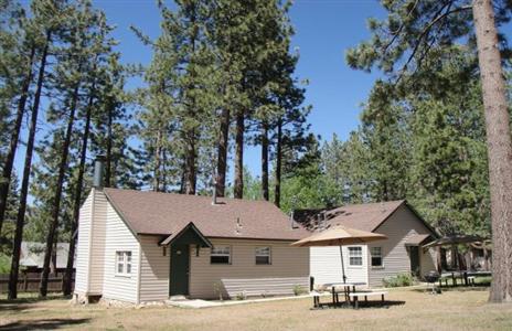 Lakewood Cabins at Big Bear Lake