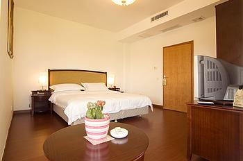 Poly Golf Apartment Hotel