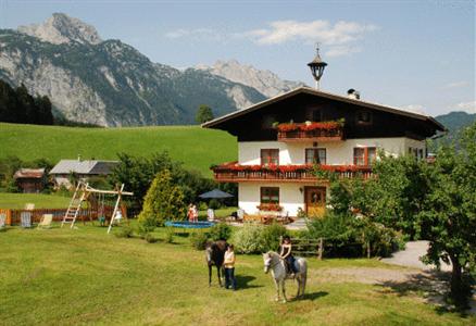 Bauernhof Krötzhof Farmhouse Hotel Abtenau