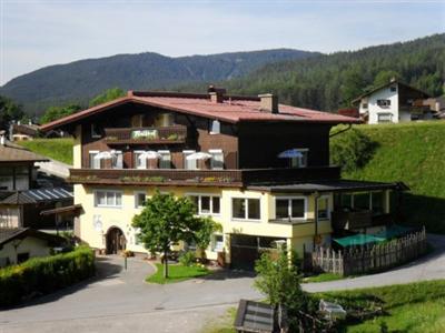 Waldhof Appartements am Tennisplatz Ehrwald