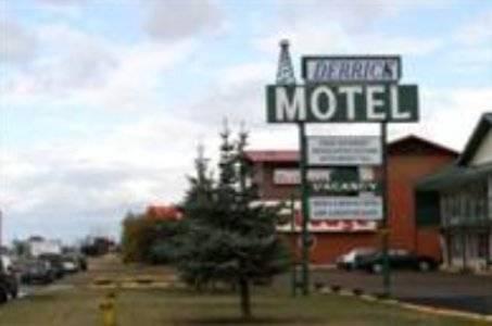 Derrick Motel