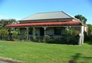 Strathbourne Accommodation - Rubys Cottage at Milang