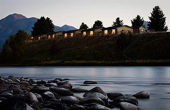 Yellowstone Valley Lodge