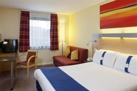 Holiday Inn Express Dunfermline