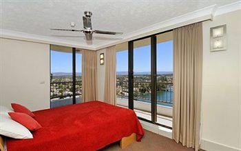 Alexander Holiday Apartments Gold Coast