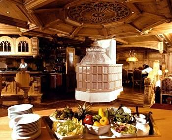 Tyrolis Hotel