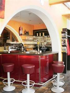 Tyrolis Hotel
