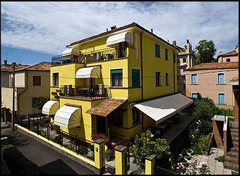 Villa Tiziana Hotel