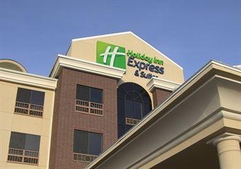 Holiday Inn Express & Suites Brady